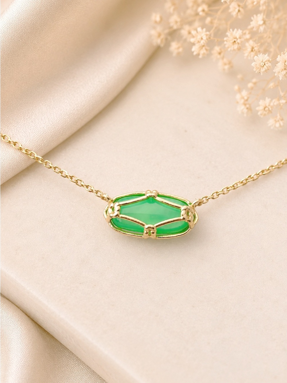Kendra Scott Elisa Lattice Frame Gold Pendant in mint Green Mother of Pearl - Picture 4 of 8